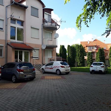Katalin Apartman Hajduszoboszlo Bagian luar foto